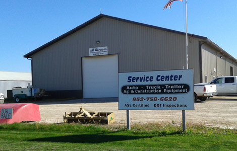 Farm equipment, construction equipment, commercial vehicle truck and trailer repair near New Prague, MN.